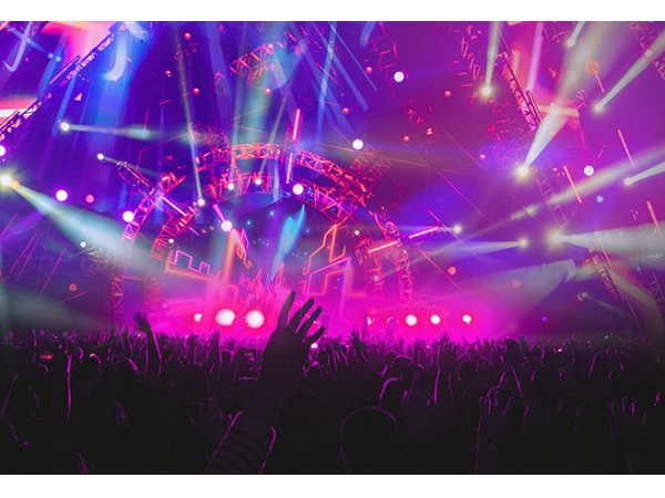 租赁led显示屏为舞台演示注入新活力!